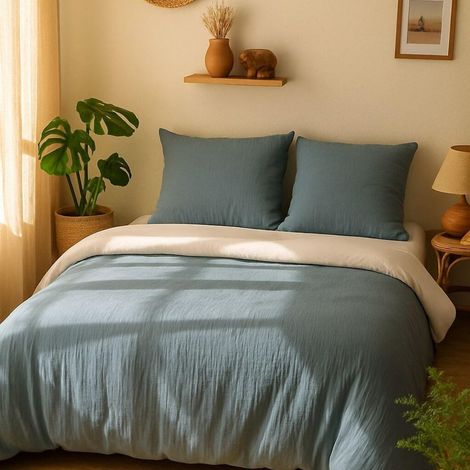 Parure housse de couette 240x220cm + 2 taies 100% gaze de microfibre uni bleu pétrole et blanc - NATHEA (1/4)
