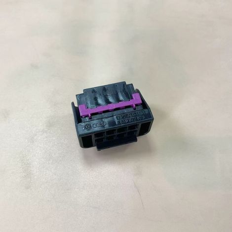 13723923 Connecteurs, prises et faisceaux de câbles automobiles (1/4)