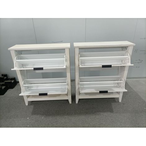Armoire à chaussures vintage de 80 cm de hauteur, en blanc. C’est une armoire à chaussures moderne, datant du style Mid-Century Vintage. L’armoire dispose de 2 compartiments amovibles.