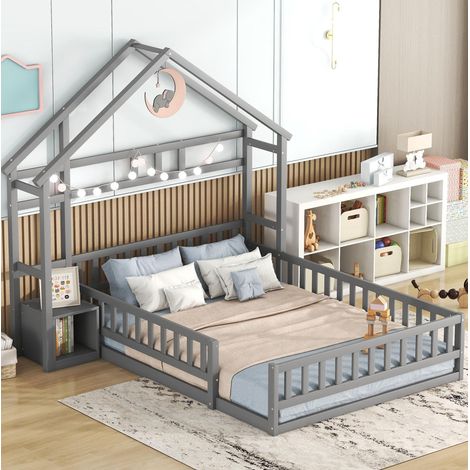 Letto per bambini in legno di pino e MDF grigio 140x200 cm, a casetta con barriera e comodino (1/5)