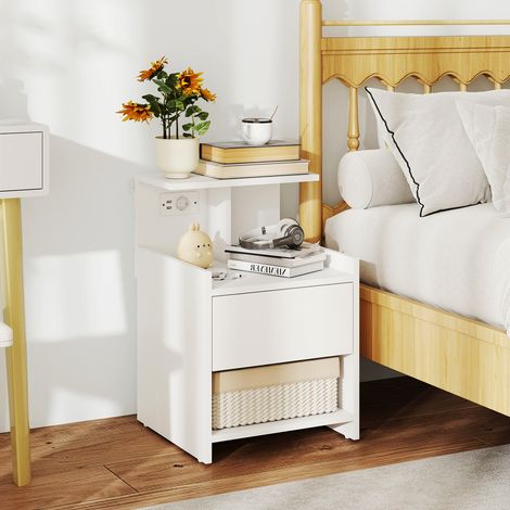 Mesita de Noche con Estación de Carga Puertos USB Cajón y Estantes Mesilla de Noche Dormitorio 40x40x60 cm Blanco (1/5)