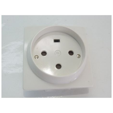 Legrand – Prise socle 3P+T 32A à encastrer – Éclipse blanche – Plastique – Mode de pose électricité – Pour installations domestiques