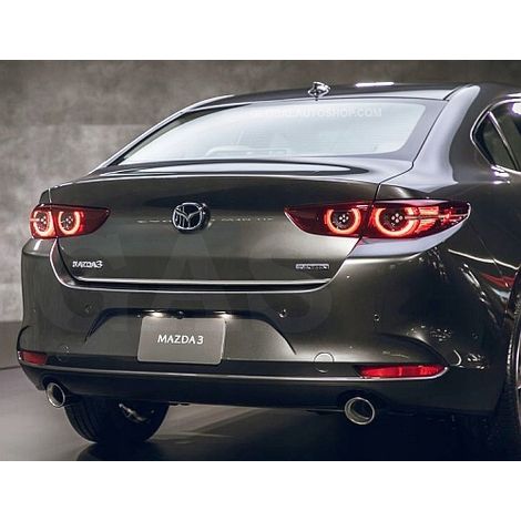 Mazda 3 IV Berlina 2019+ Finitura cromata per il portellone del bagagliaio (1/3)