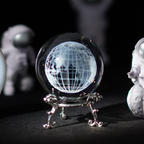 Presse-papier galaxie gravé en 3D avec support en métal - Globe d'exposition en cristal, 60 mm (2,36 pouces), design transparent (1/5)