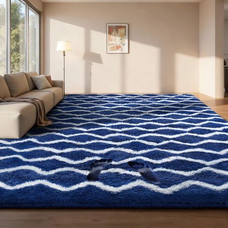 Sour Lemon Tapis De Salon Poils Longs Grand Tapis de Sol Doux et Moelleux pour Chambre Design Moderne Dessous Antidérapant Lavable, Tapis Rayé Bleu Marine et Blanc, 140x200 cm (1/5)