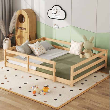 Lit enfant Montessori 140/200 cm naturel en pin massif avec contour de sécurité (1/5)