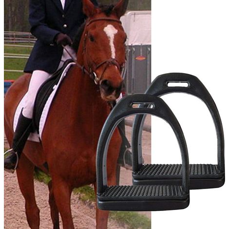 Une paire d'étriers légers et larges avec coussinets en caoutchouc antidérapants, accessoires d'équitation, adaptés aux enfants et aux adultes. (1/5)