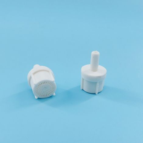 Tuyau d'arrivée d'eau, tuyau d'aspiration, pulvérisateur, tête de filtre, tamis filtrant, lest, tuyau d'alimentation en eau en bouteille, distributeur de savon, buse de filtre. (1/5)