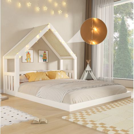 Lit cabane 140x200 cm en bois blanc, toit en tissu, guirlande, pour enfant, sans matelas – MEUBLIV (1/5)