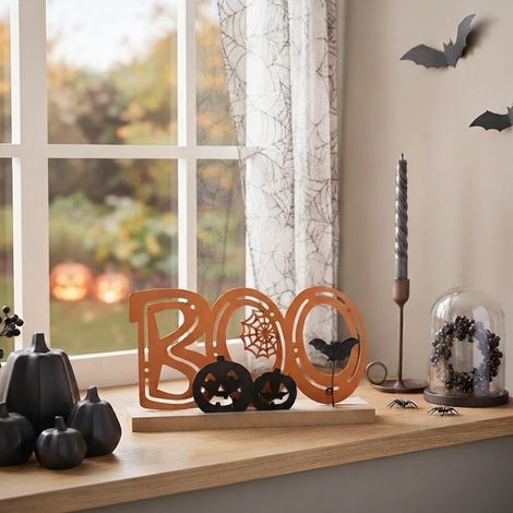 Boo Wooden Decorative Halloween Sign (1/2)