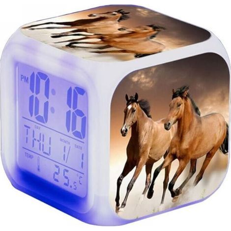 Cyslmuk – Réveil lumineux LED pour enfants – Alarme silencieuse avec lumière colorée – Cordon d'alimentation ou piles AAA – Cadeau d'anniversaire (1/4)