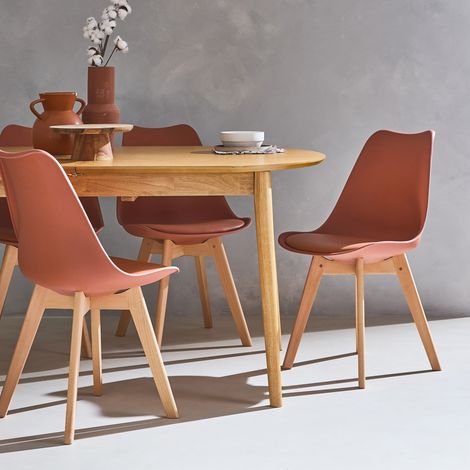 Set 4 sedie scandinave imbottite con gambe in legno (1/5)