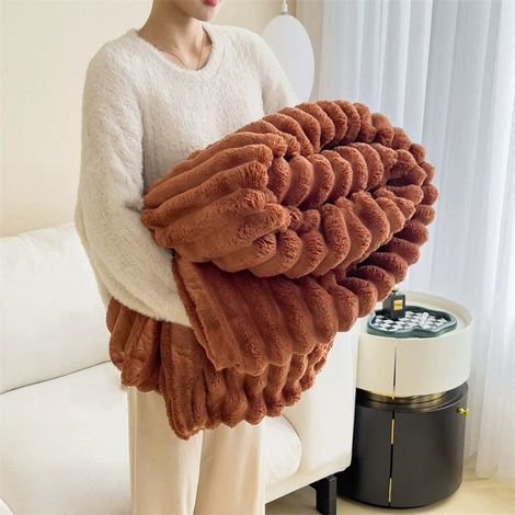 Couverture douillette, 120 x 200 cm couvre-lit/couverture de canapé chaude et moelleuse pour maman, femme et petite amie,caramel (1/5)