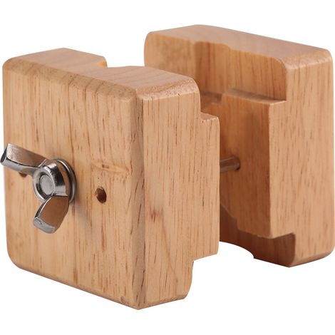 Outil professionnel d'horloger pour la réparation des mécanismes : étau d'établi professionnel pour maintenir les boîtiers de montres en bois. (1/5)