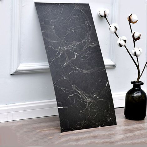 Autocollant PVC Auto-Adhésif pour Sol Cuisine et Salle de Bain – Carrelage Imitation Marbre Étanche – 10 Pièces Noir (1/5)