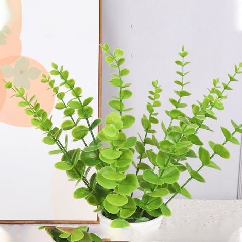 Rama artificial de eucalipto con 24 hojas de plástico flexibles y alambre metálico para decoración de bodas y eventos, luz verde (1/5)