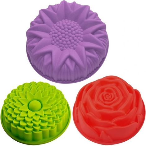 3 moldes de silicona con forma de flor para pasteles, panes y otras preparaciones caseras para una fiesta de cumpleaños.