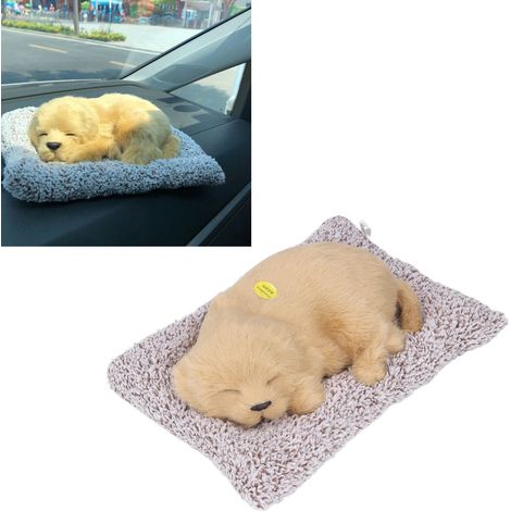 Un chien en charbon de bambou d'apparence réaliste, une décoration de voiture en charbon actif, un grand labrador. (1/5)