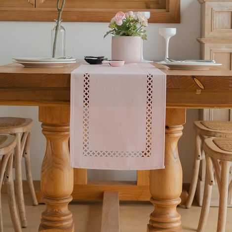 Chemin de table en lin de style bohème, chemin de table de style champêtre, 183 x 30, avec un motif géométrique découpé unique à double couche, adapté aux repas, aux fêtes et à un usage quotidien.