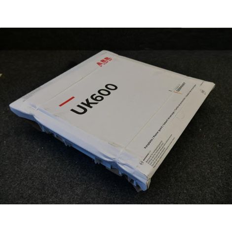 UK600 1 rangée sans porte 2CPX031374R9999 ABB D731374
