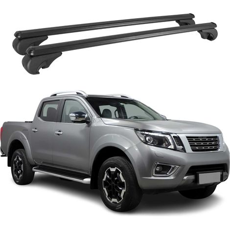 OMAC Barres de toit en aluminium pour Nissan Navara III D23 2015-2025 4 Portes – TÜV / DIN 75302:2019 – Antivol inclus – Charge max 75 kg – 2 barres Noir (1/4)