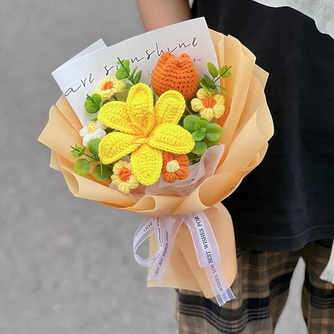 Bouquet misto di tulipani lavorato all'uncinetto a mano, regalo per le feste, fiori artificiali intrecciati, sacchetto regalo, composizione floreale permanente per la decorazione della casa (giallo) (1/3)