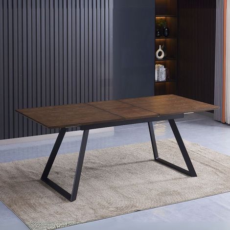 Tavolo allungabile Shelton con piano impiallacciato legno massiccio tinto noce e gambe in metallo nero (1/3)