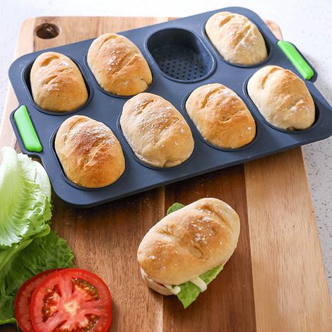 Baguette-Backform zum Selbermachen mit 8 ovalen Silikonmulden, Kuchenform, hellgrau mit gelbem Griff, 1 Stück (1/5)