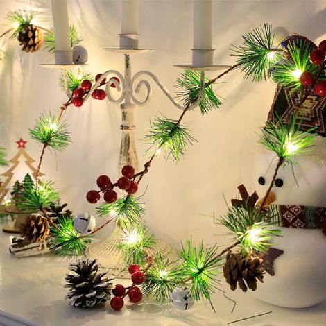 Weihnachtslichterkette aus Rattan mit sieben Köpfen, roten Fruchtglöckchen, Tannenzapfen-Dekorationen, langer LED-Weihnachtslichterkette mit Zweigen, 2 Meter lang, 20 Lichter (1/5)