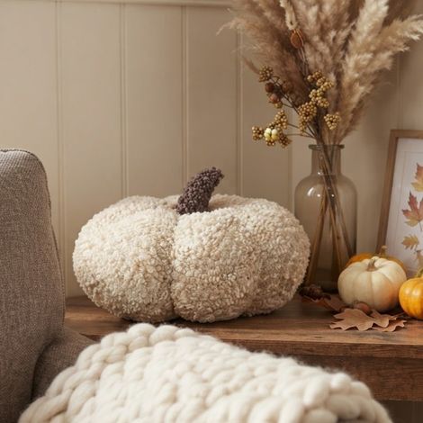 Neutral Textured Pumpkin Cushion (1/2)