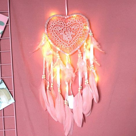 Attrape-rêves pour chambre à coucher, en forme de cœur ajouré, orné de plumes délicates, à suspendre au mur. (1/5)