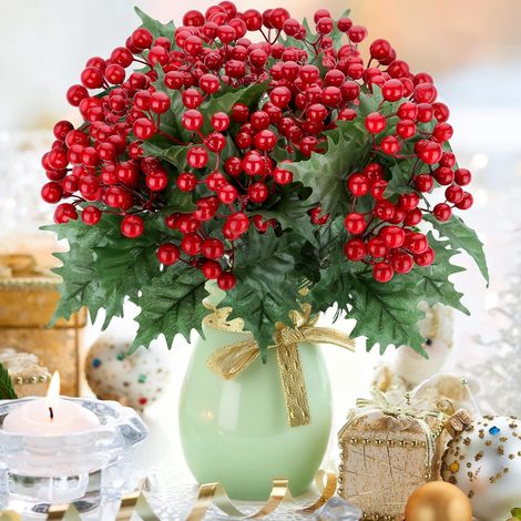 Set mit 4 künstlichen Weihnachtszweigen (im Stil der Norfolk-Kiefer) mit roten Beeren. Künstliche Zweige im Stil der Norfolk-Kiefer, Winterdekoration, Zweige für Girlanden oder Weihnachtsbäume, Bastel (1/5)
