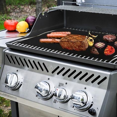 Barbecue Grill Mat Antiadhésif avec Brosse à Sauce Barbecue en Silicone Cuisson au Charbon au Four et Aux Grils électriques Réutilisable et Nettoyer (1/4)