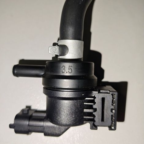 29010-02100 is suitable for Hyundai and Kia carbon canister solenoid valves 2901002100 (1/5)