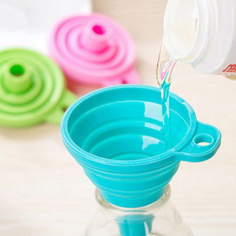 Entonnoir de cuisine en silicone alimentaire pliable, couleur aléatoire, idéal pour le transfert de liquides dans une bouteille d'eau. (1/4)
