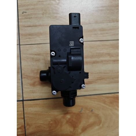 32339142 est une vanne de contrôle du liquide de refroidissement pour les véhicules C40, XC40 et Polestar 2. (1/4)