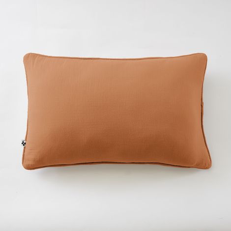 Coussin déhoussable 40 x 60 cm – Gaze de coton unie GAÏA Abricot (1/3)