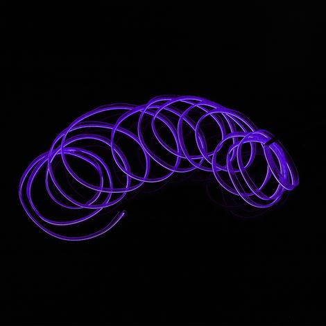 4 Meter langer LED-Lichtstreifen mit EL-Kanten zur Fahrzeugmodifikation, Stromversorgung über den Zigarettenanzünder, sorgt für violette Ambientebeleuchtung im Innenraum. (1/4)