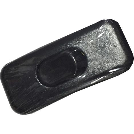 Interrupteur de passage noir, conçu pour garantir une connexion électrique sûre et efficace. Parfait pour les installations électriques dans les maisons et les entreprises.