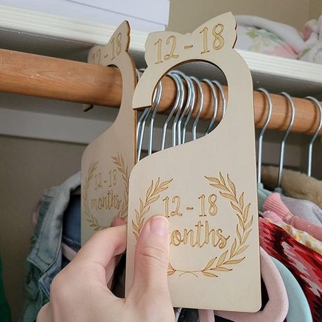 Séparateurs de rangement en bois pour penderie bébé, organisateur de vêtements pour bébés de 0 à 24 mois, portant de rangement pour vêtements de bébé, 7 pièces avec nœud (1/4)
