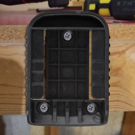 Support de fixation pour batterie 20V avec clip, idéal pour rangement sous étagère (1 unité) (1/5)