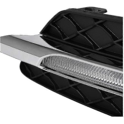 Compatible avec les feux de jour à LED côté gauche pour les modèles Classe C W204, C250 et C300 de 2011 à 2013. (1/5)