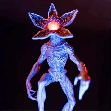 Grupo Erik LAMP020 Stranger Things Lampada Demogorgone LED Rossa Ricaricabile USB-C 34 cm