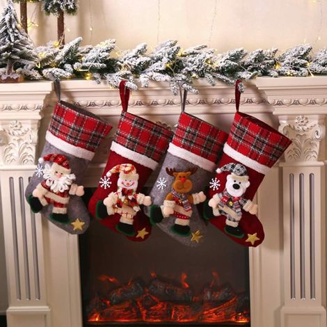 Juego de 4 calcetines navideños, diseño tradicional, con asa para colgar, ideales para decorar el árbol de Navidad o la chimenea. (1/5)