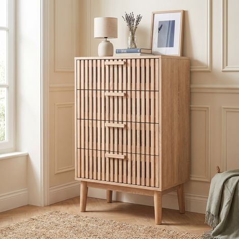 Commode 60 cm, 4 tiroirs, commode chambre, design à lattes verticales, meuble de rangement, pour salon/cuisine/salle à manger, style moderne, Chêne clair