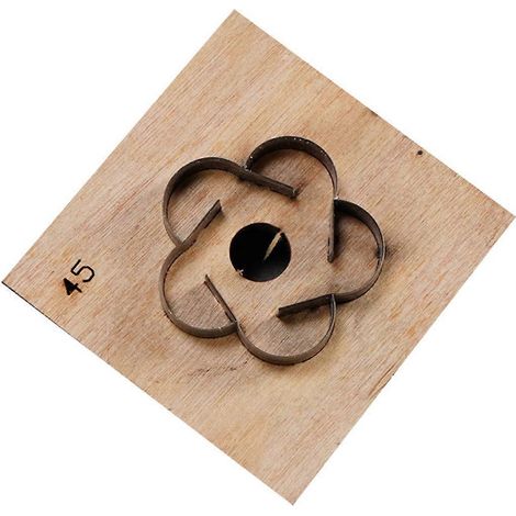Scrapbooking DIY : gaufrage d'hortensias, découpe de bois, moule en cuir (1/4)