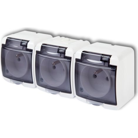 Enchufe triple de superficie IP54 GHE-3d Karlik