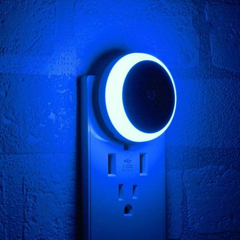 Veilleuse bleue, avec capteur de lumière intelligent, veilleuse LED à brancher sur une prise murale, lumière diffuse, économe en éne (1/5)