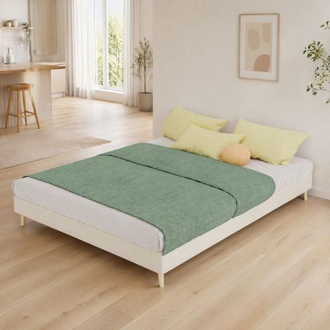 Bett modern 140x200 cm beige, Metall- und Stoffgestell mit geometrischem Kopfteil, Hollandvelours und Lattenrost (1/5)