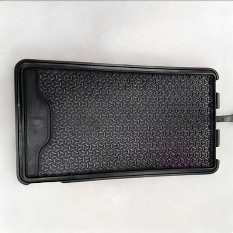 Le A2138231500 est un chargeur sans fil compatible avec les modèles Mercedes-Benz Classe E de 2019 à 2024. (1/4)